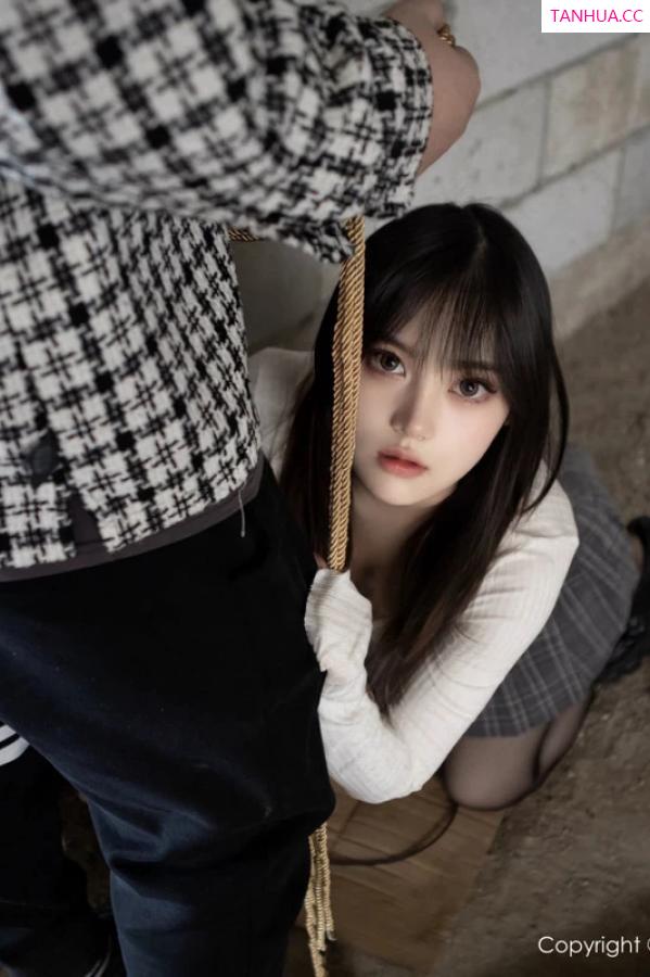 豆瓣酱  [XiuRen]高清写真图 2024.04.23 No.8439 豆瓣酱 美腿黑丝第82张图片